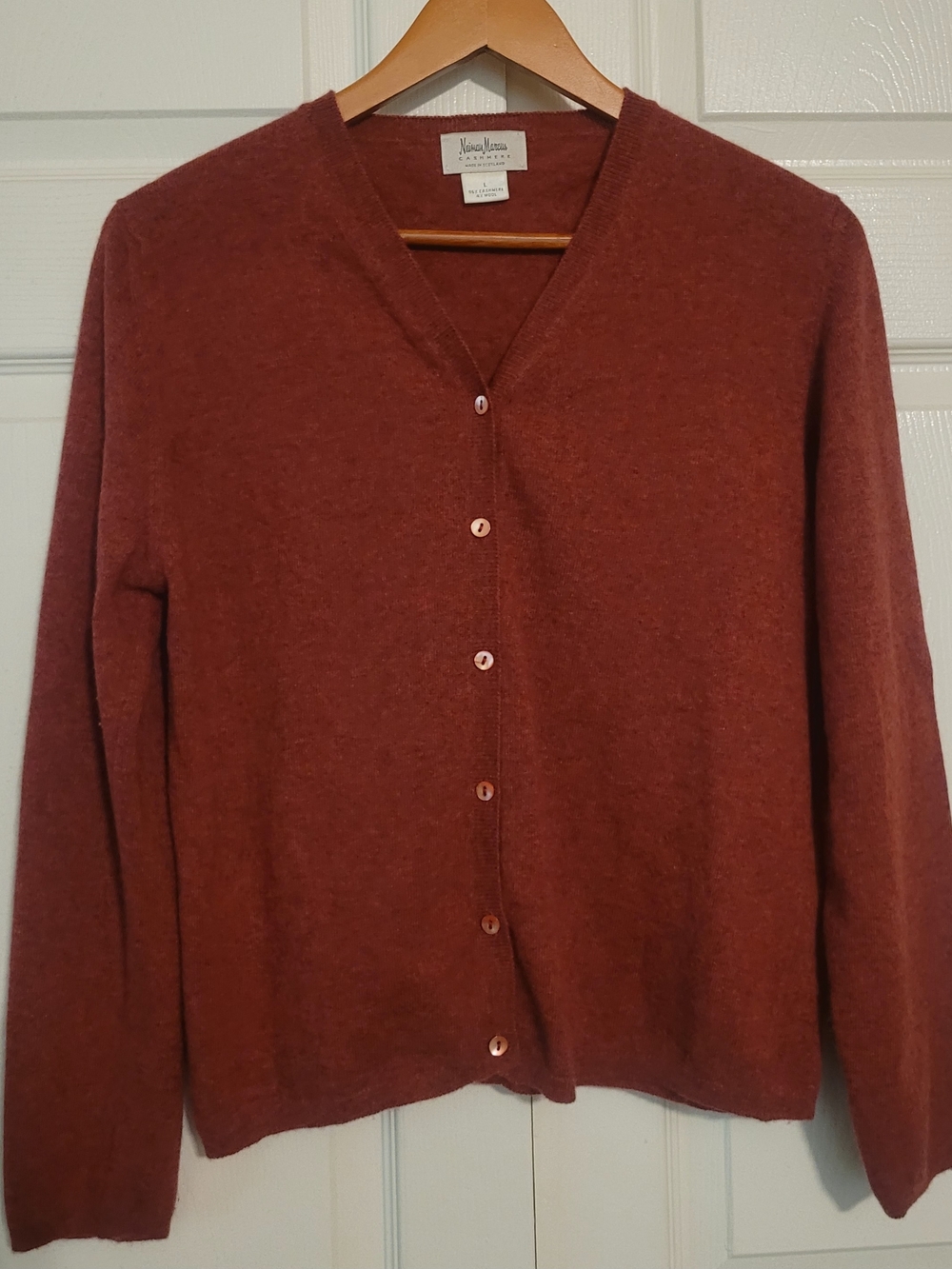 Neiman Marcus Women's Rust Button-Front V-Neck Cardigan